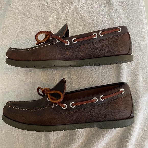 L.L. Bean women’s boat shoes/camp moccasins. Size 9 - Picture 2 of 5